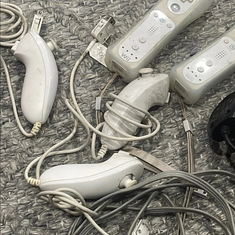 Nintendo Wii Console with Accessories - White and Black